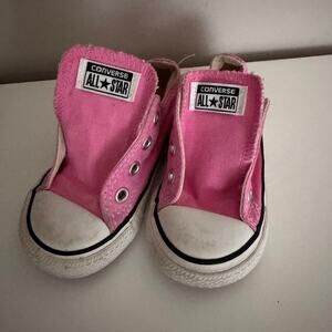 Converse Pink Baby Toddler Size 6 Low Top Sneakers No Laces